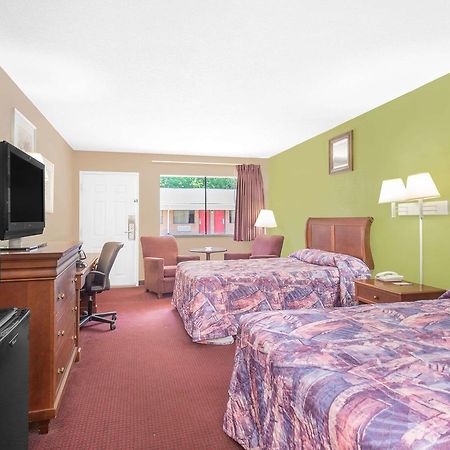 Hotel Express Anniston/Oxford Екстериор снимка