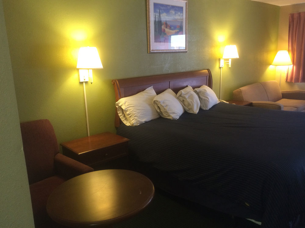 Hotel Express Anniston/Oxford Екстериор снимка