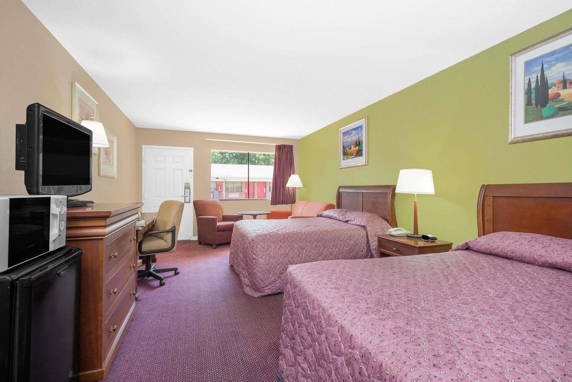 Hotel Express Anniston/Oxford Екстериор снимка