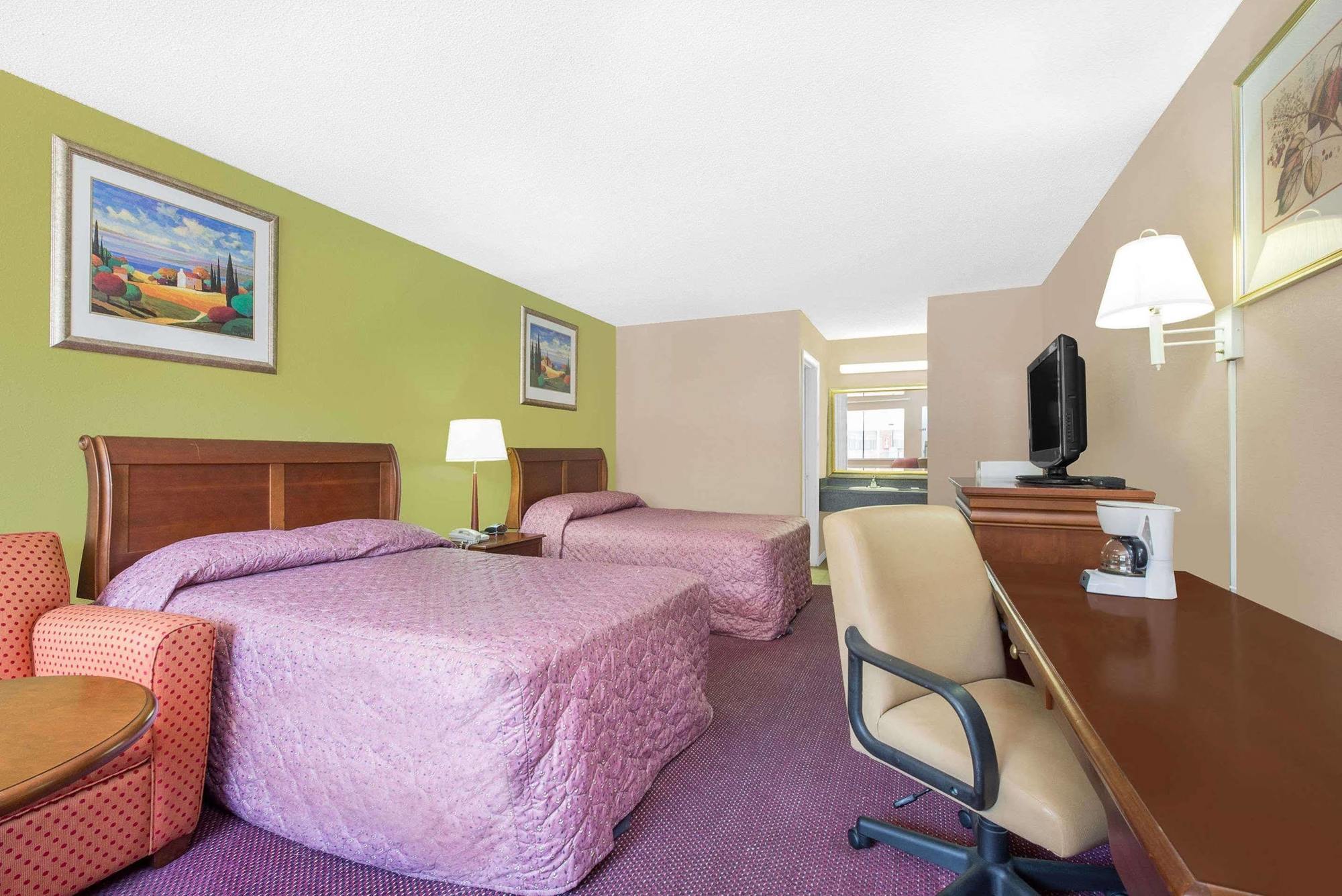 Hotel Express Anniston/Oxford Екстериор снимка