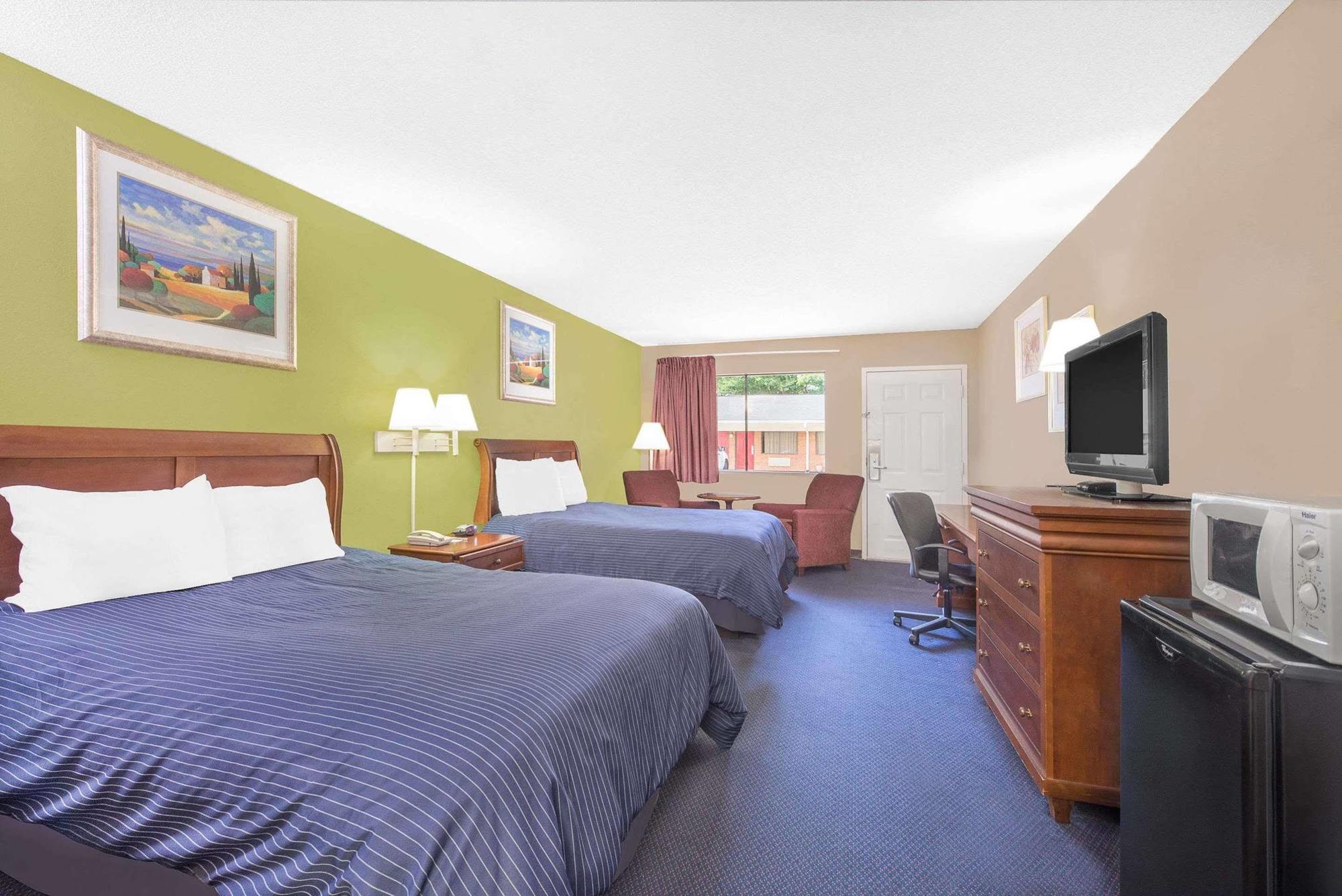 Hotel Express Anniston/Oxford Екстериор снимка