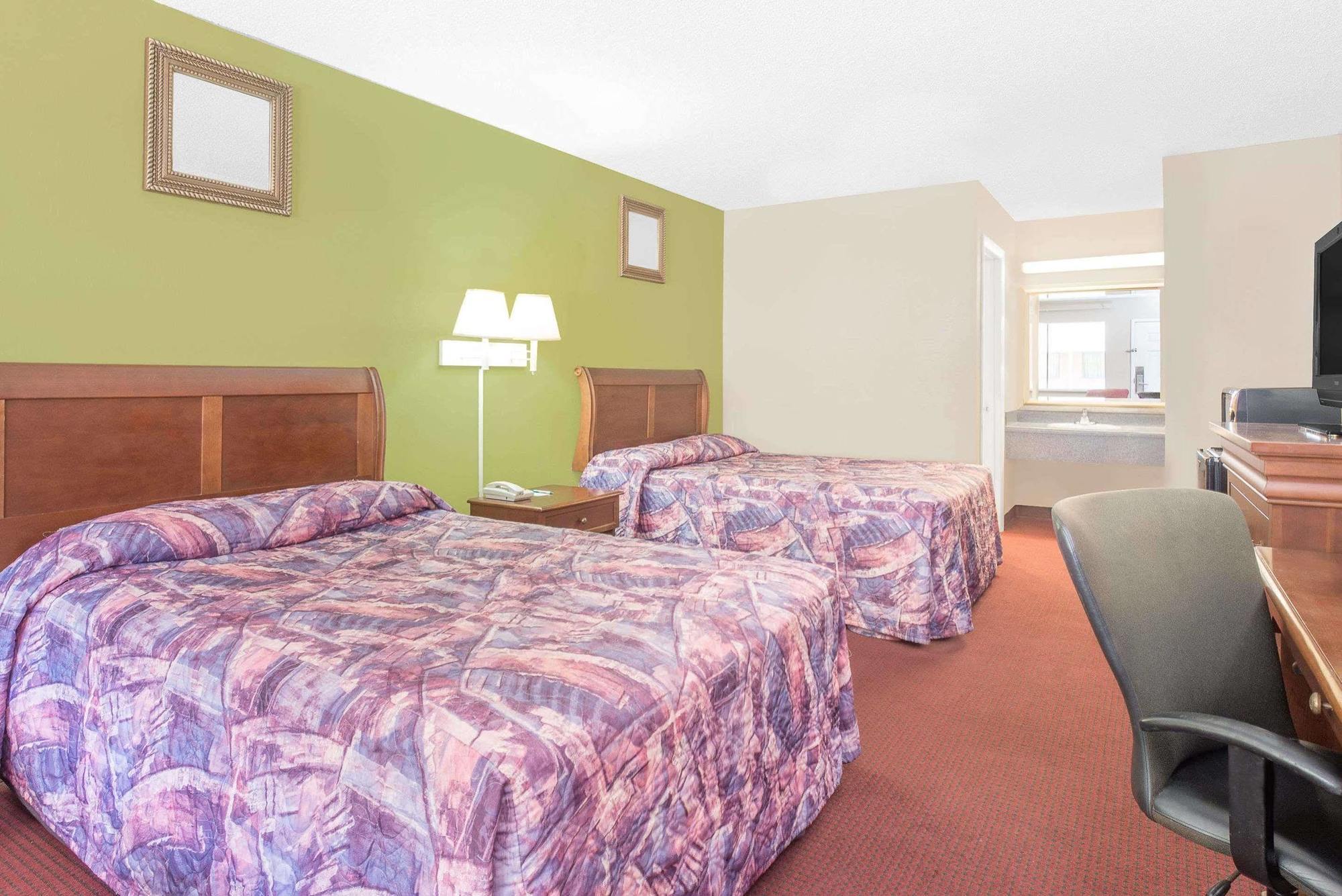 Hotel Express Anniston/Oxford Екстериор снимка