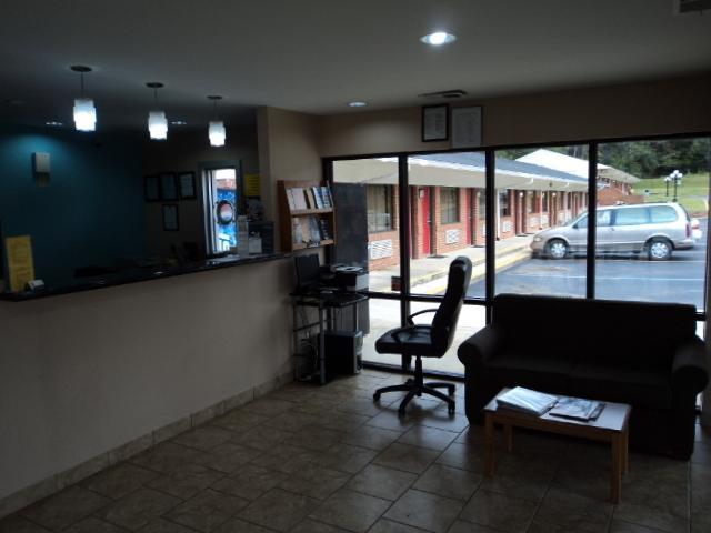 Hotel Express Anniston/Oxford Екстериор снимка